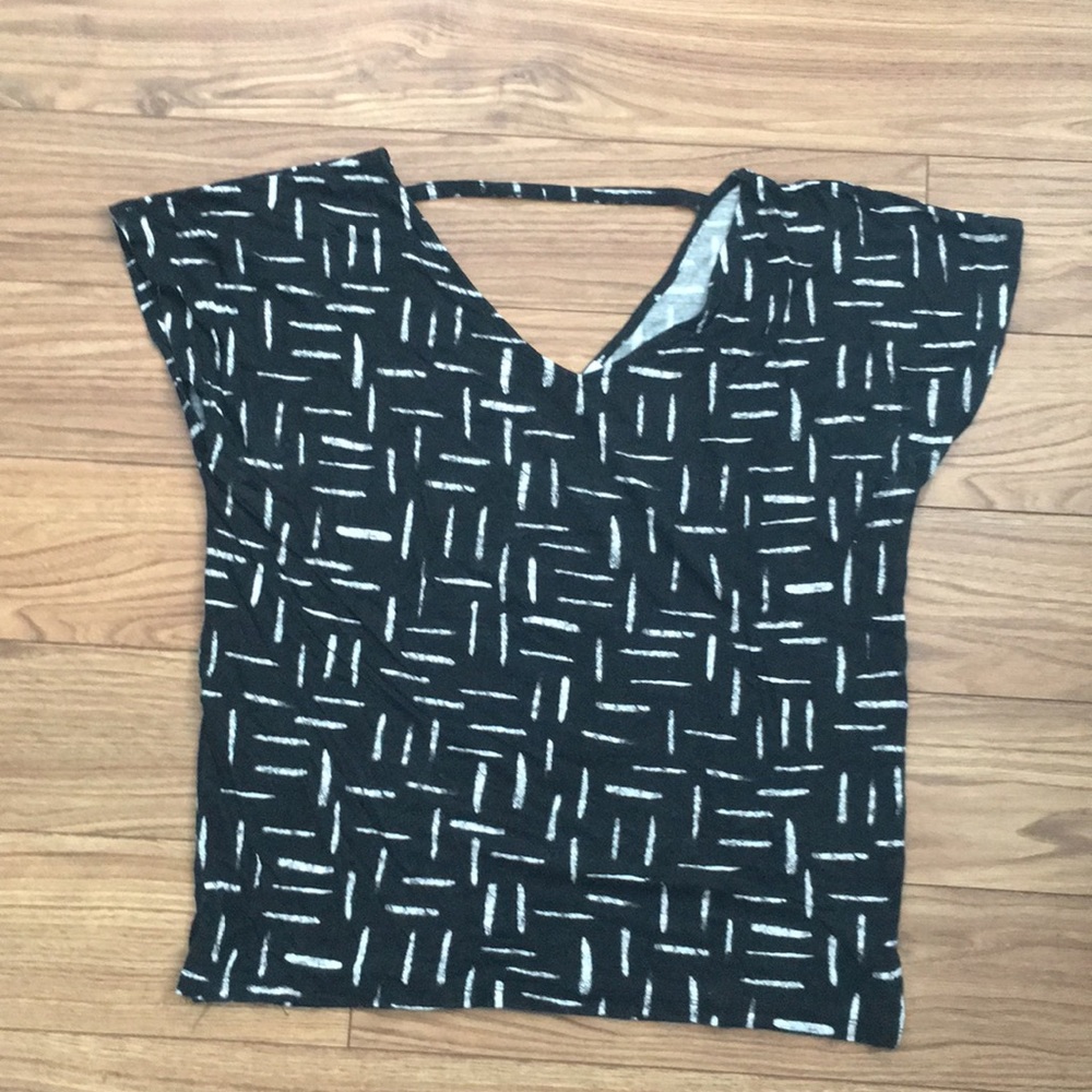 🖤 Old Navy T-Shirt